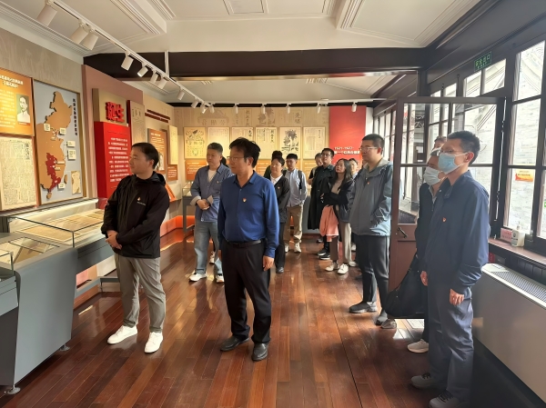 追尋紅色足跡  感悟革命精神——農(nóng)墾中心第一黨支部與中國農(nóng)村雜志社新媒體支部聯(lián)合舉辦主題黨日活動